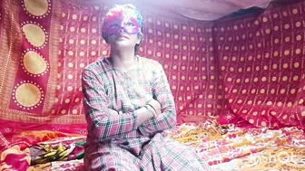 Desi Bhabhi Shaving Her Pussy Hair With A Blade In The Bathroom