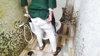 Indian Housewife Pees In Bathroom While Recording For Husband Away