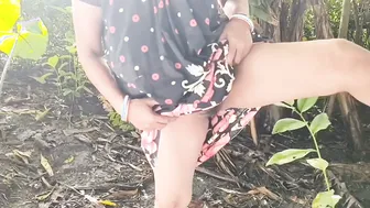 Desi Girl Fingers Her Pussy And Squeezes Her Tits Outside Then Pisses