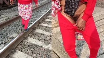 Bengali Bhabhi Caught Peeing Outside In The Open Village Yard