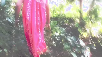 Desi Bhabhi Nomita Masturbating Outdoors In Village Farmland Today
