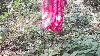 Desi Bhabhi Nomita Masturbating Outdoors In Village Farmland Today