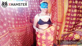 Indian Bhabhi Dancing To Hindi Songs In Wet Clothes Before Fucking