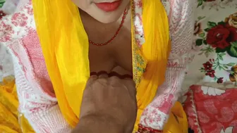 Desi Girlfriend Loses Virginity To Boyfriend With Dirty Talk In Bedroom