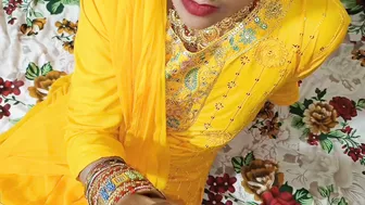 Desi Stepsister Removes Salwar Kameez But Resists Brother's Advances