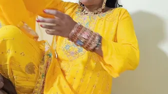 Desi Stepsister Removes Salwar Kameez But Resists Brother's Advances
