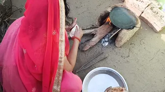 Indian Housewife Fucked By Delivery Guy In Kitchen For Free Roti