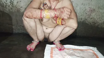 Desi Bhabhi Pissing In Front Of Brother-In-Law Because She Was Desperate