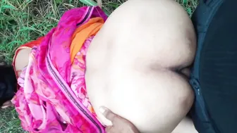 Desi Village Bhabhi Fucked By Lover In The Open Field During Harvest