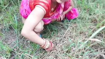 Desi Village Bhabhi Fucked By Lover In The Open Field During Harvest