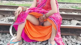 Desi Village Bhabhi Fucked By Lover In The Open Field During Harvest