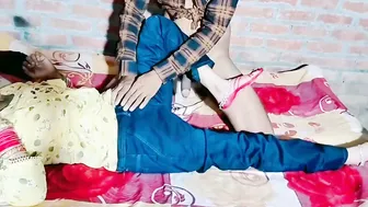 Indian Girlfriend Bouncing On Boyfriend's Cock For Quick Morning Fuck