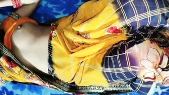 Indian Bhabhi Selling Sugarcane Gets Fucked Hard By Customer Outdoors