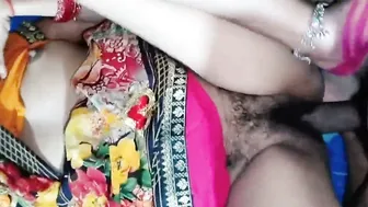 Indian Bhabhi Selling Sugarcane Gets Fucked Hard By Customer Outdoors