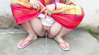 Desi Village Bhabhi Squatting And Pissing On The Bathroom Floor Naked