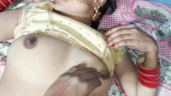 Indian Married Bhabhi Gives Sloppy Blowjob Before Midnight Bedroom Fuck