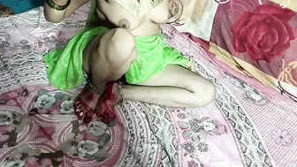 Indian Bhabhi Wraps Her Soft Feet Around His Cock For Messy Footjob