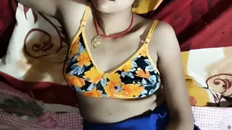 Bhabhi Screaming Loud As She Gets Railed Hard In The Bedroom Tonight