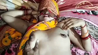 Desi Girl Kisses And Sucks Her Boyfriend's Cock For The First Time