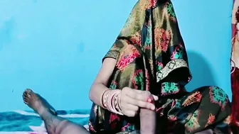 Indian Village Wife Strips Her Saree For Hardcore Sex With Husband