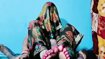 Indian Village Wife Strips Her Saree For Hardcore Sex With Husband