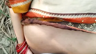 Desi Girlfriend Fucked Outdoors In The Village Fields After Being Called