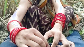 Desi Girlfriend Fucked Outdoors In The Village Fields After Being Called