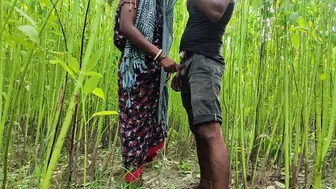 Neighbor Boy Taking Her To The Forest And Fucking Her Pussy Really Well