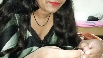 Indian Kavita Puts Condom On With Mouth Before Getting Fucked At Home