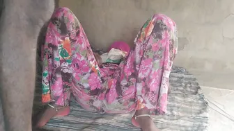 Indian Bhabhi Gets Her Pussy Stretched In This Full Homemade Movie