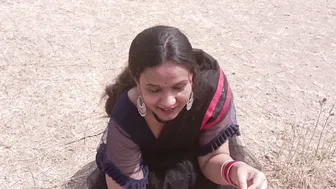 Desi Marathi Bhabhi Riding Her Lover's Dick In The Jungle Wearing Saree