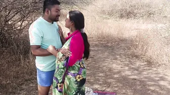 Marathi Wife In Saree Cheats On Husband With Lover In Dense Forest