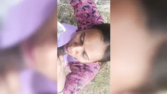 Indian Village Girl Kavita Gives Jungle Blowjob And Swallows Thick Cum