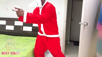 Indian Wife Komal Shamelessly Rides Santa's Cock During Holiday Visit Home