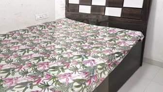 Indian Woman Meets Ex Boyfriend At Mall And Fucks Him In Changing Room