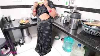 Desi Komal With Followers Uses Cucumber Then Rides Her Brother In Law