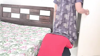 Indian Housewife Calls Her Young Neighbor Boy When She Feels Horny