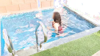 Desi Komal Enters Pool For First Time And Hubby Fucks Her Underwater