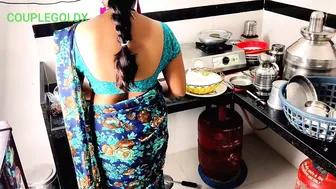 Desi Step Mom Gets Kitchen Sex While Sitting To Eat Her Afternoon Meal