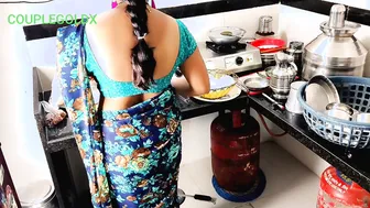 Desi Step Mom Gets Kitchen Sex While Sitting To Eat Her Afternoon Meal
