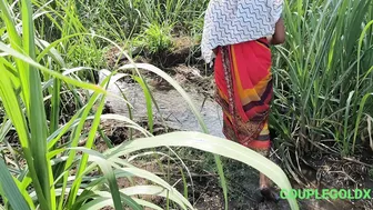 Desi Komal Openly Washes Her Dirty Cunt In The Sugarcane Field Today