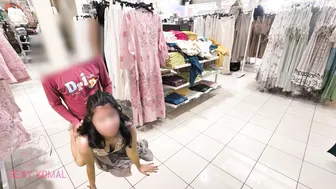 Indian Komal Rejects Men Openly At The Bazaar For Fun In Front Of Crowds