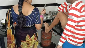 Desi Housewife Cannot Get Her Ass Fucked In The Kitchen So Moves Outside