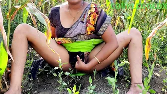 Desi Girl Fingering Herself Secretly In The Field When He Caught Her Doing