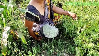 Desi Girl Fingering Herself Secretly In The Field When He Caught Her Doing