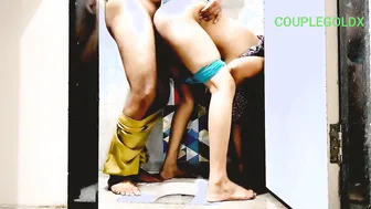 Desi Woman Gets Fucked By Her Friend In The Bathroom Secretly Today