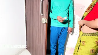 Indian Wife Services Thirsty Plumber After He Fixes The Broken Pipeline