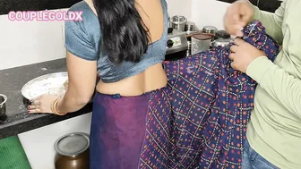 Indian Sister-In-Law Komal Cooks Fast While He Fingers Her Wet Cunt