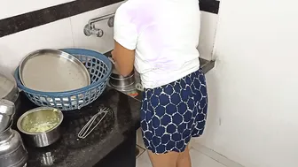 Indian Bhabhi Washing Dishes Gets Fucked From Behind Without Warning