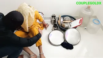 Desi Vendor Woman Offers Pussy Instead Of Discount On Kitchen Utensils